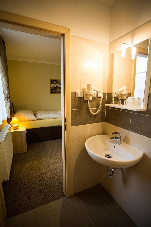Ferdinand Penzion Moldava nad Bodvou Habitación foto